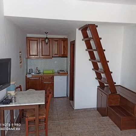 Hotel Asvestoti Mesonettes Blue Light Σιελ Μεζονετεs Pera Gyalos Exteriér fotografie